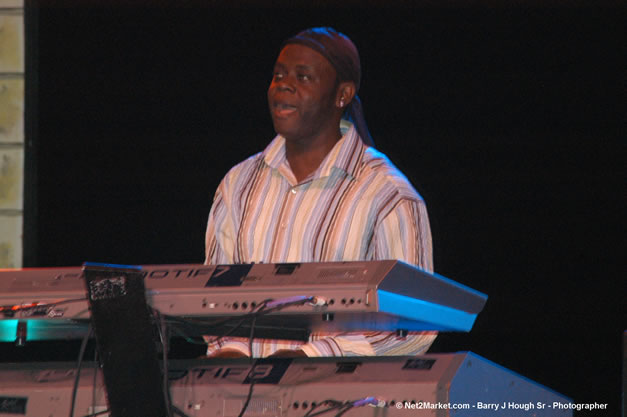 Wayne Wonder @ The Aqueduct on Rose Hall - Friday, January 26, 2007 - 10th Anniversary - Air Jamaica Jazz & Blues Festival 2007 - The Art of Music - Tuesday, January 23 - Saturday, January 27, 2007, The Aqueduct on Rose Hall, Montego Bay, Jamaica - Negril Travel Guide, Negril Jamaica WI - http://www.negriltravelguide.com - info@negriltravelguide.com...!