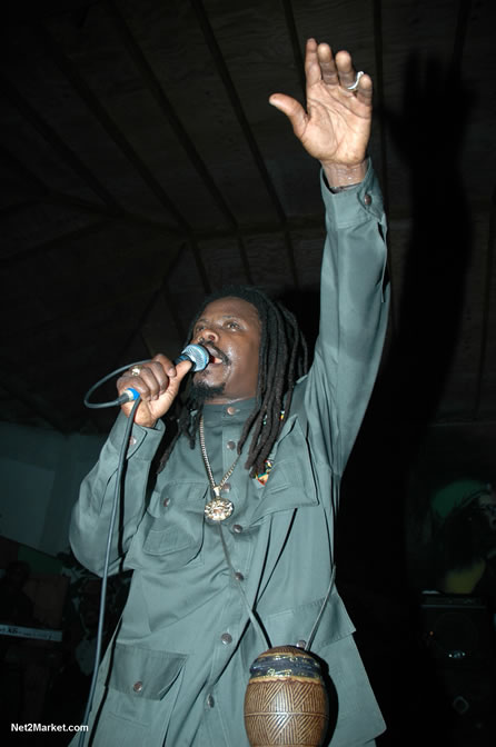 The Messenger, Reggae Super Star - Luciano - Gregory Isaacs - Bobby Dread - Swallow - backed by the Indika Band - Boubon Beach Restaurant, Beach Bar & Oceanfront Accommodations - Negril Travel Guide, Negril Jamaica WI - http://www.negriltravelguide.com - info@negriltravelguide.com...!