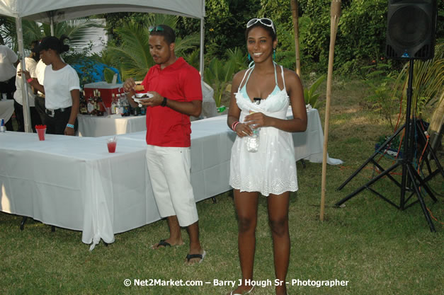Hybrid Go Ultra - Independence Negril 2K7 - A Barefoot Beach Party @ The Hybrid Beach Cove aka Half Moon Beach Club, Sunday, August 5, 2007, Half Moon Beach, Hanover Parish, Jamaica - Negril Travel Guide.com, Negril Jamaica WI - http://www.negriltravelguide.com - info@negriltravelguide.com...!