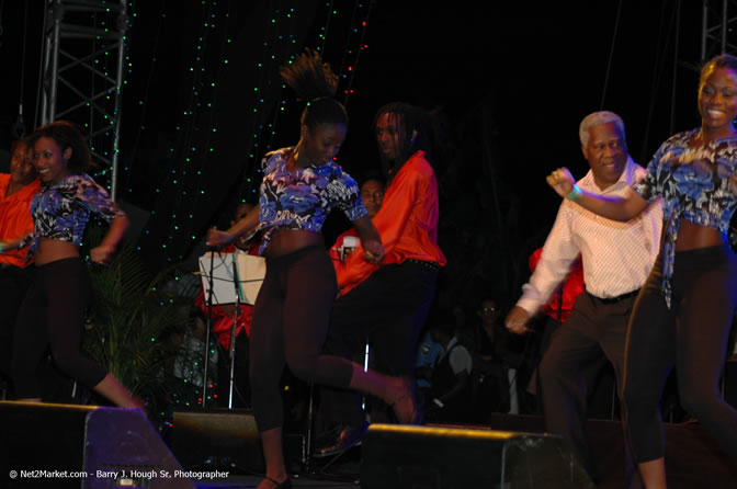 Tribute to Byron Lee and The Dragonaires - 50 Years in the Music Industry - Air Jamaica Jazz & Blues Festival 2006 - The Art of Music - Cinnamon Hill Golf Club - Rosehall Resort & Country Club, Montego Bay, Jamaica W.I. - Thursday, Saturday 28, 2006 - Negril Travel Guide, Negril Jamaica WI - http://www.negriltravelguide.com - info@negriltravelguide.com...!