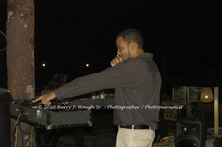 Chaka Demus & Pliers - Live In Concert @ Negril Escape Resort and Spa, December 8, 2009, One Love Drive, West End, Negril, Westmoreland, Jamaica W.I. - Photographs by Net2Market.com - Barry J. Hough Sr, Photographer/Photojournalist - Negril Travel Guide, Negril Jamaica WI - http://www.negriltravelguide.com - info@negriltravelguide.com...!