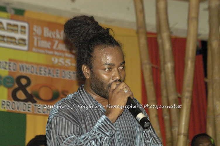 Marcia Griffiths & Edge Michael - Live In Concert - One Love Reggae Concert Series 09/10 @ Negril Escape Resort and Spa, December 29, 2009, One Love Drive, West End, Negril, Westmoreland, Jamaica W.I. - Photographs by Net2Market.com - Barry J. Hough Sr, Photographer/Photojournalist - Negril Travel Guide, Negril Jamaica WI - http://www.negriltravelguide.com - info@negriltravelguide.com...!