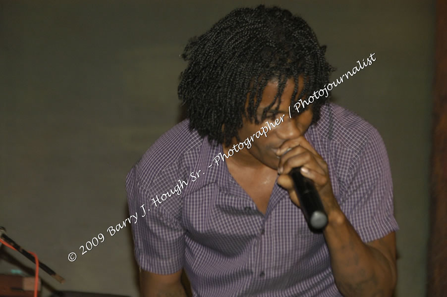  Tarrus Riley - Live in Concert - at the One Love Reggae Concert Series 09/10 @ Negril Escape Resort & Spa - Also Featuring: Mistic Bowie, Monday Justice, Cash, Dean Frazier - DJ Gemini - MC Oliver Cargill, Negril Escape Resort & Spa, One Love Drive, West End, Negril, Westmoreland, Jamaica W.I. - Tuesday, November 17, 2009 - Photographs by Net2Market.com - Barry J. Hough Sr, Photographer / Photojournalist - Photos taken with a Nikon D70, D100, or D300 - Negril Travel Guide, Negril Jamaica WI - http://www.negriltravelguide.com - info@negriltravelguide.com...!