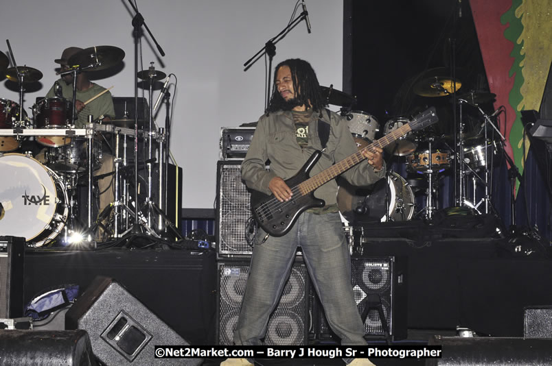 Rootz Underground @ Red Stripe Reggae Sumfest 2008 International Night 2, Catherine Hall, Montego Bay - Saturday, July 19, 2008 - Reggae Sumfest 2008 July 13 - July 19, 2008 - Photographs by Net2Market.com - Barry J. Hough Sr. Photojournalist/Photograper - Photographs taken with a Nikon D300 - Negril Travel Guide, Negril Jamaica WI - http://www.negriltravelguide.com - info@negriltravelguide.com...!
