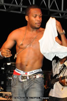 DSC_1045.jpg (78,382 bytes)