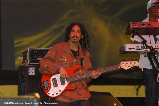 Damian Marley - Red Stripe Reggae Sumfest 2006 - The Summit - Jamaica's Greatest, The World's Best - Saturday, July 22, 2006 - Montego Bay, Jamaica - Negril Travel Guide, Negril Jamaica WI - http://www.negriltravelguide.com - info@negriltravelguide.com...!