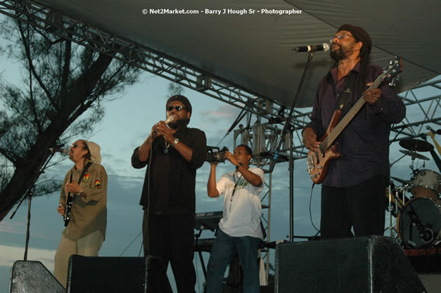 The Ministry of Toursim & The Jamaica Tourist Board present Tourism Awareness Concert in Commemoration of the Start of the 07/08 Winter Tourist Season - Guest Performers: Third World, Tessane Chin, Etana, Assassin, One Third, Christopher Martin, Gumption Band - Saturday, December 15, 2007 - Old Hospital Site, on the Hip Strip, Montego Bay, Jamaica W.I. - Photographs by Net2Market.com - Barry J. Hough Sr, Photographer - Negril Travel Guide, Negril Jamaica WI - http://www.negriltravelguide.com - info@negriltravelguide.com...!